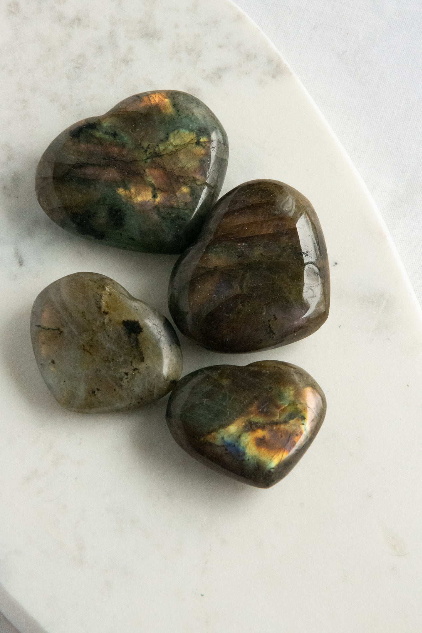 Cœur en labradorite violette