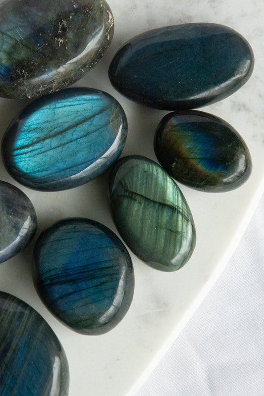 Galet de Labradorite