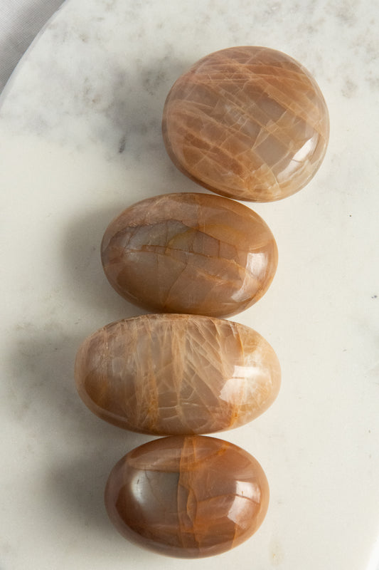 Galet pierre de lune beige