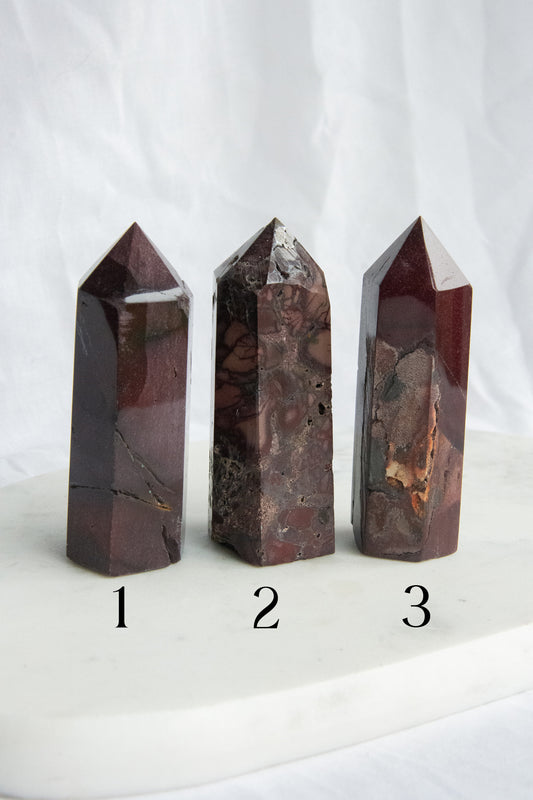 Pointe de jaspe mokaïte