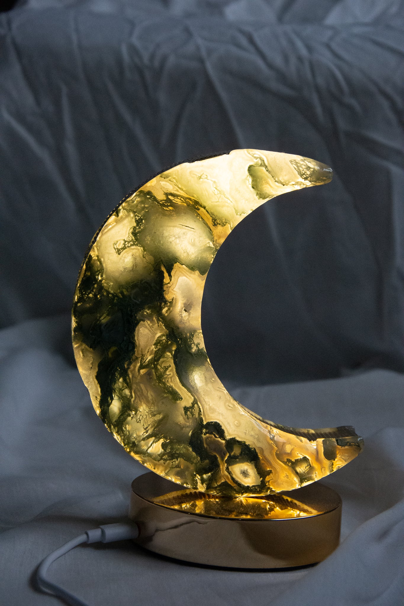 Lampe lune en agate mousse naturelle