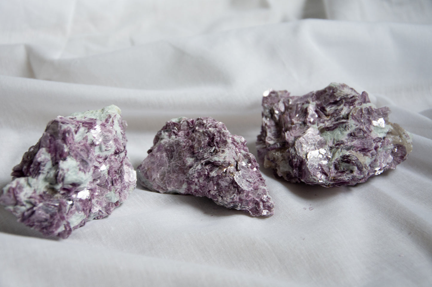 Lépidolite qualité gemme brute