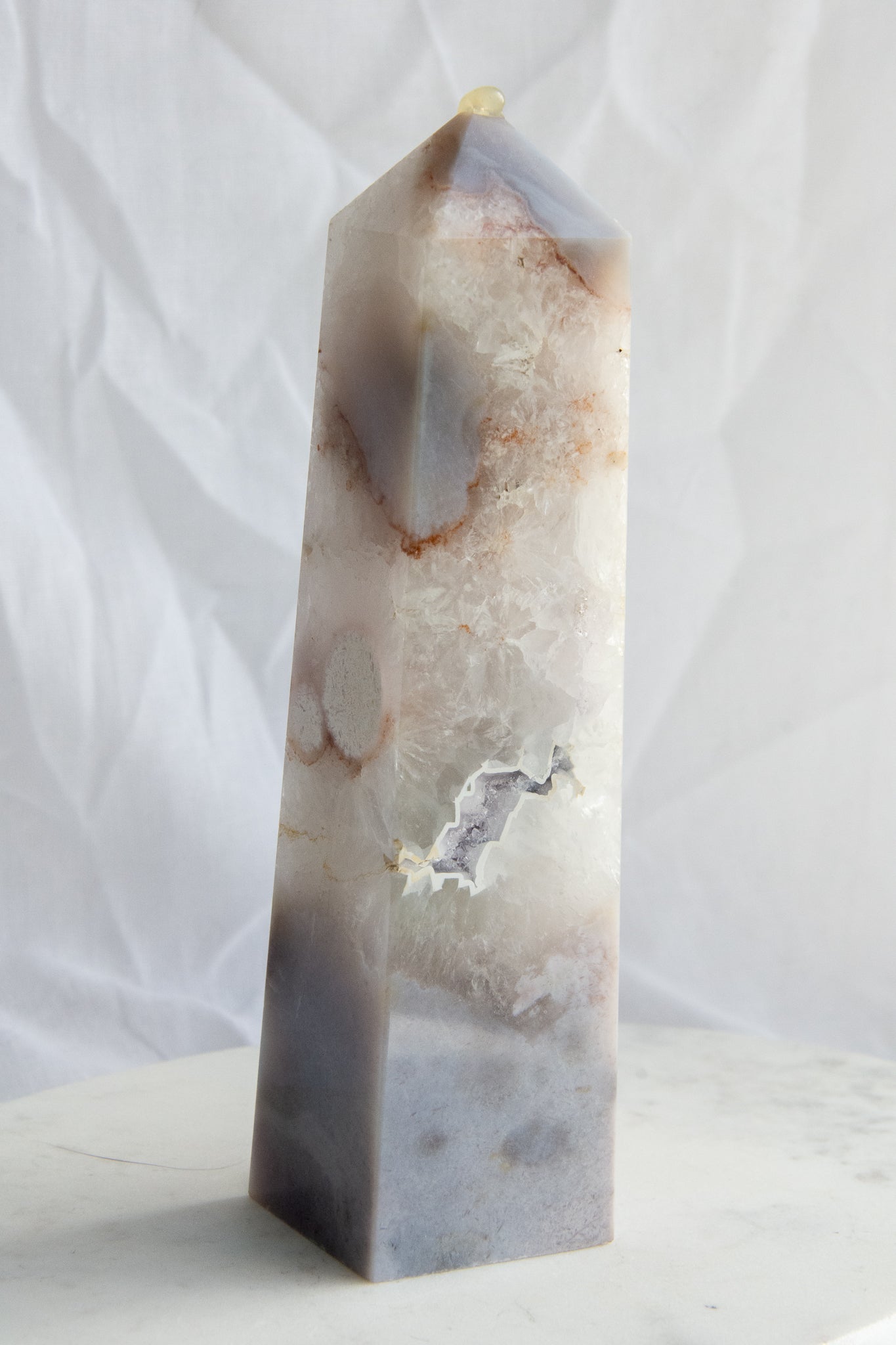 Tour XL d'Agate fleur avec inclusion d'Améthyste