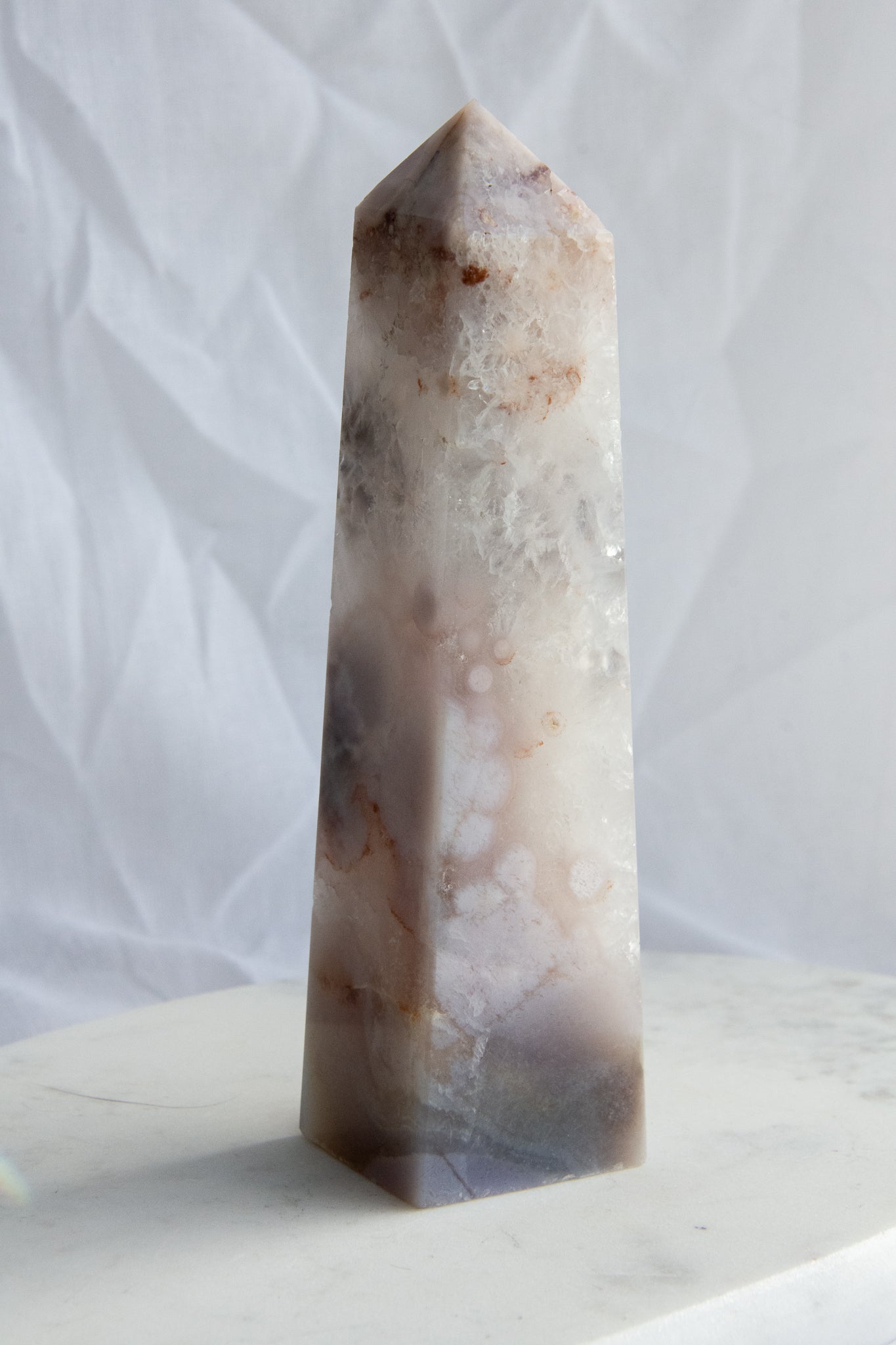 Tour XL d'Agate fleur avec inclusion d'Améthyste