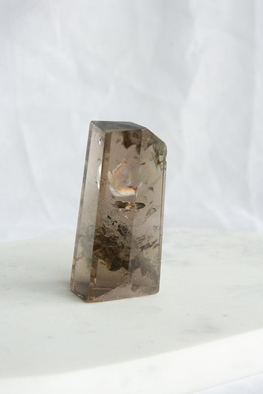 Quartz fumé en forme libre