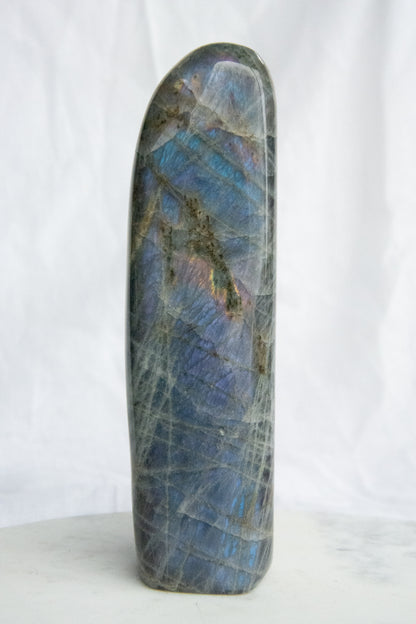 Labradorite violette en forme libre