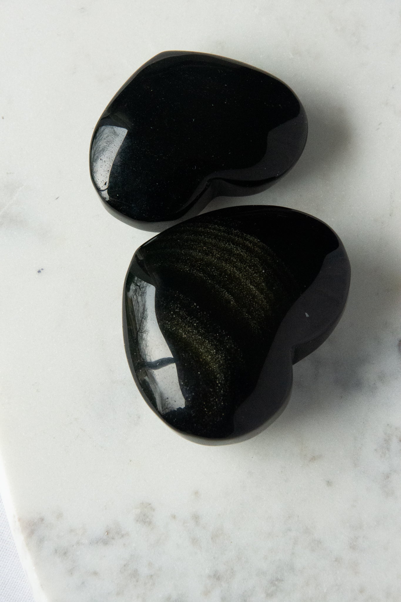 Cœur en obsidienne dorée
