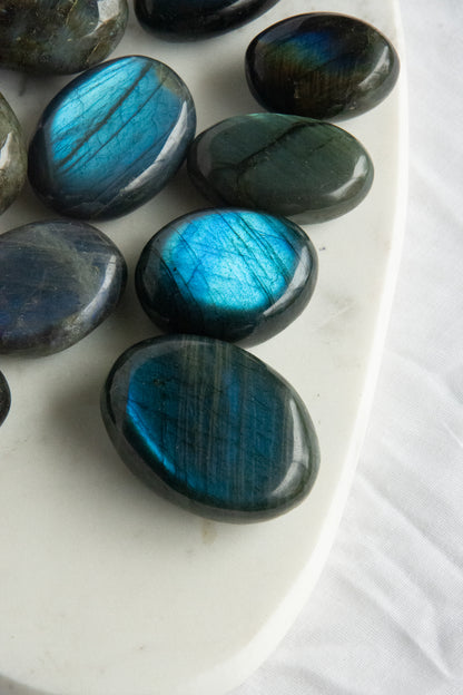 Galet de Labradorite