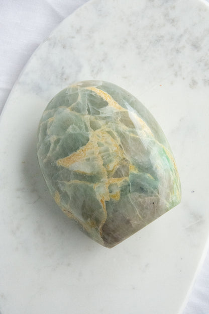 Bloc poli garnierite (pierre de lune verte)