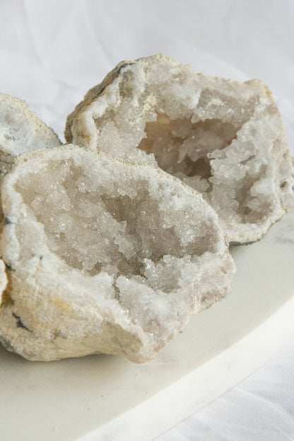 Demi géode de cristal de roche
