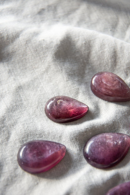Goutte en lépidolite qualité gemme