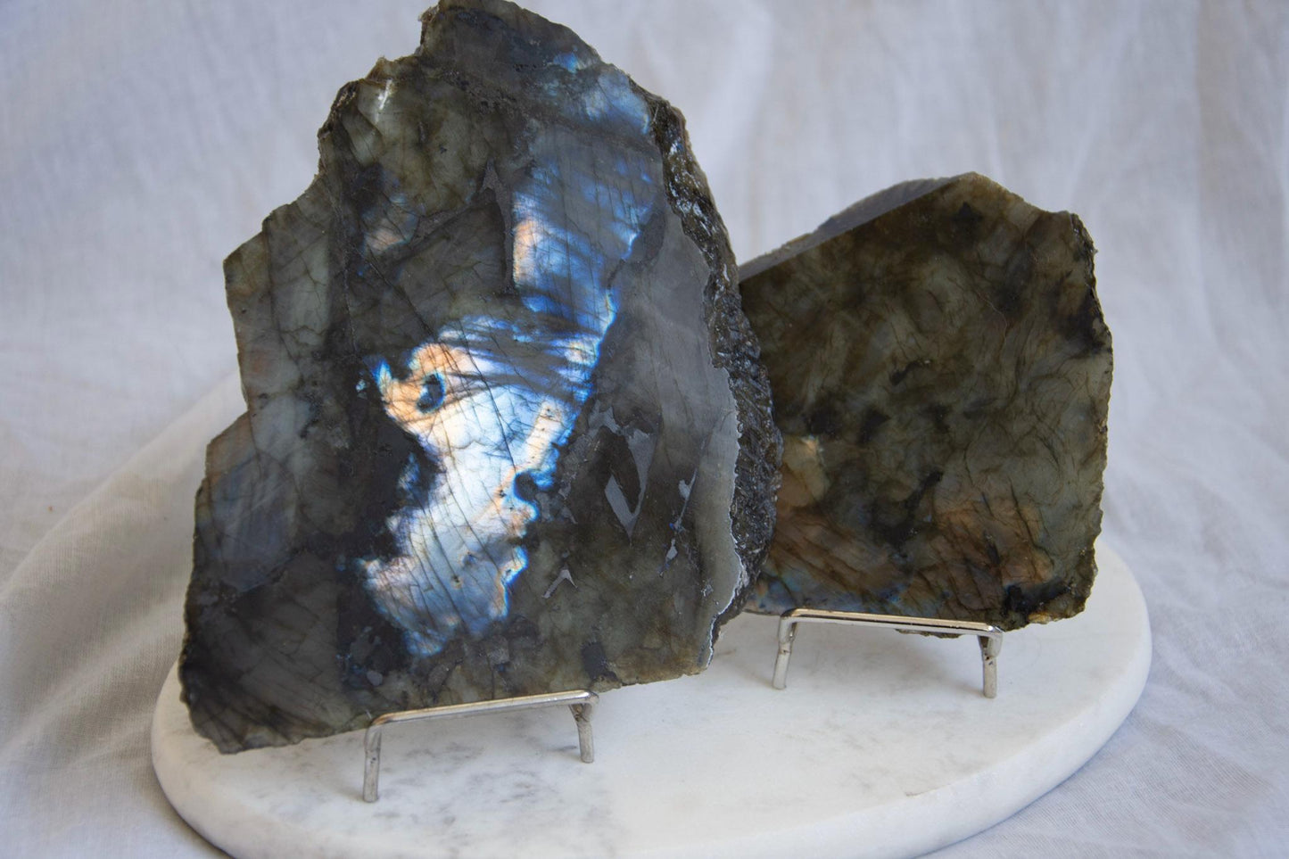 Tranches de Labradorite sur Socle
