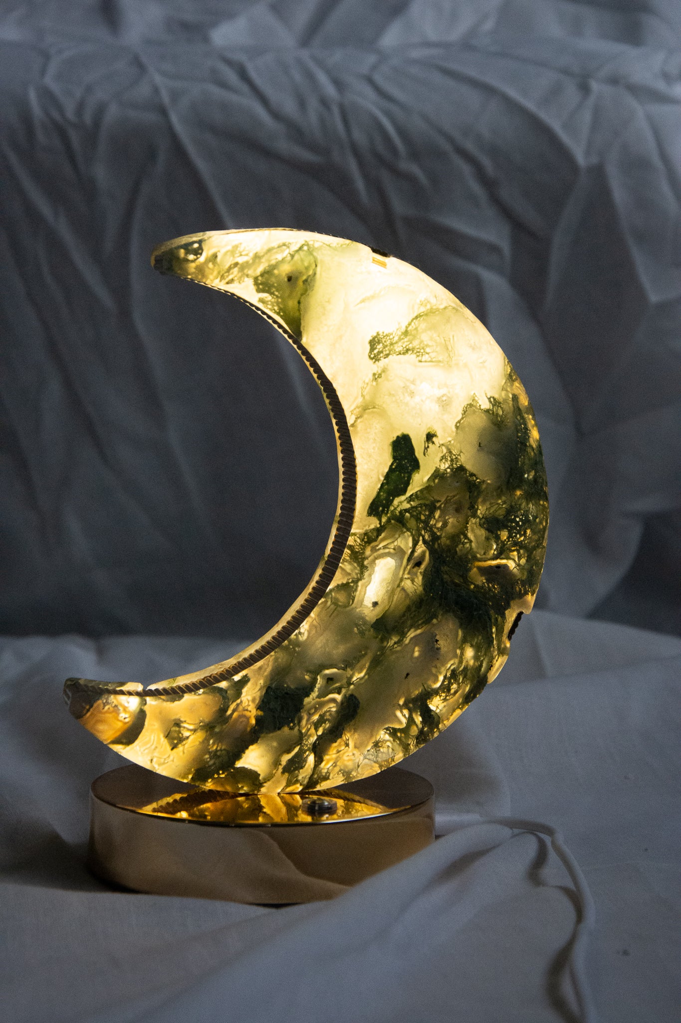 Lampe lune en agate mousse naturelle