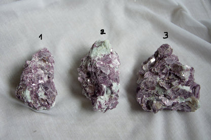 Lépidolite qualité gemme brute