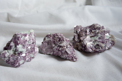 Lépidolite qualité gemme brute