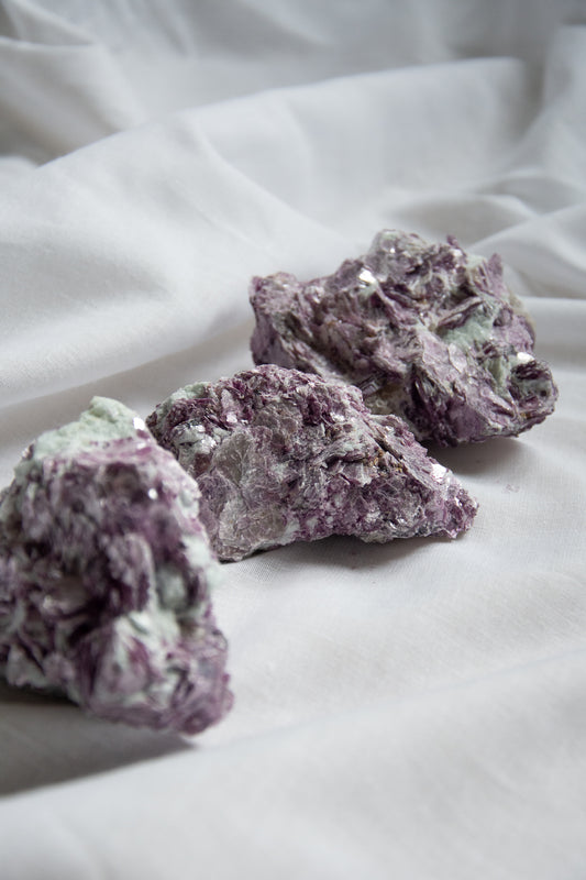 Lépidolite qualité gemme brute