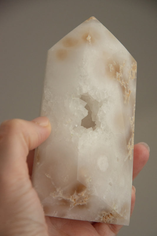 Tour d'Agate blanche