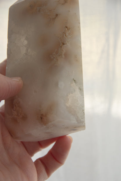Tour d'Agate blanche