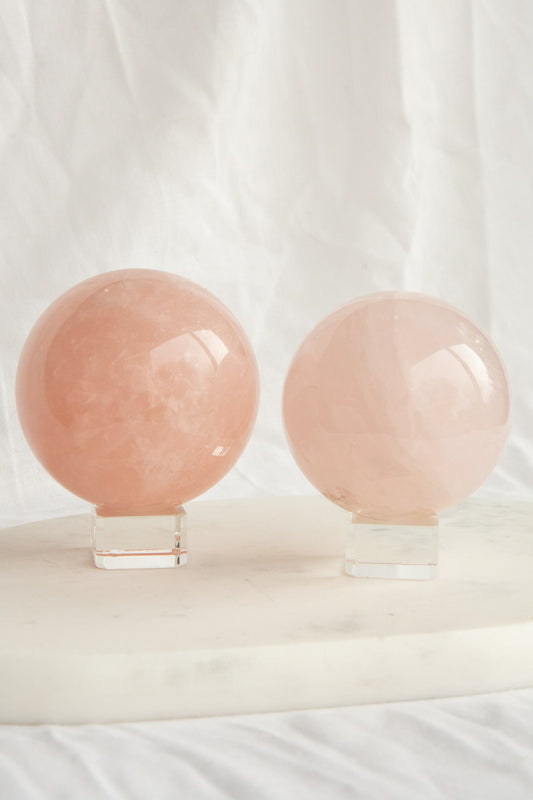 Sphère en quartz rose