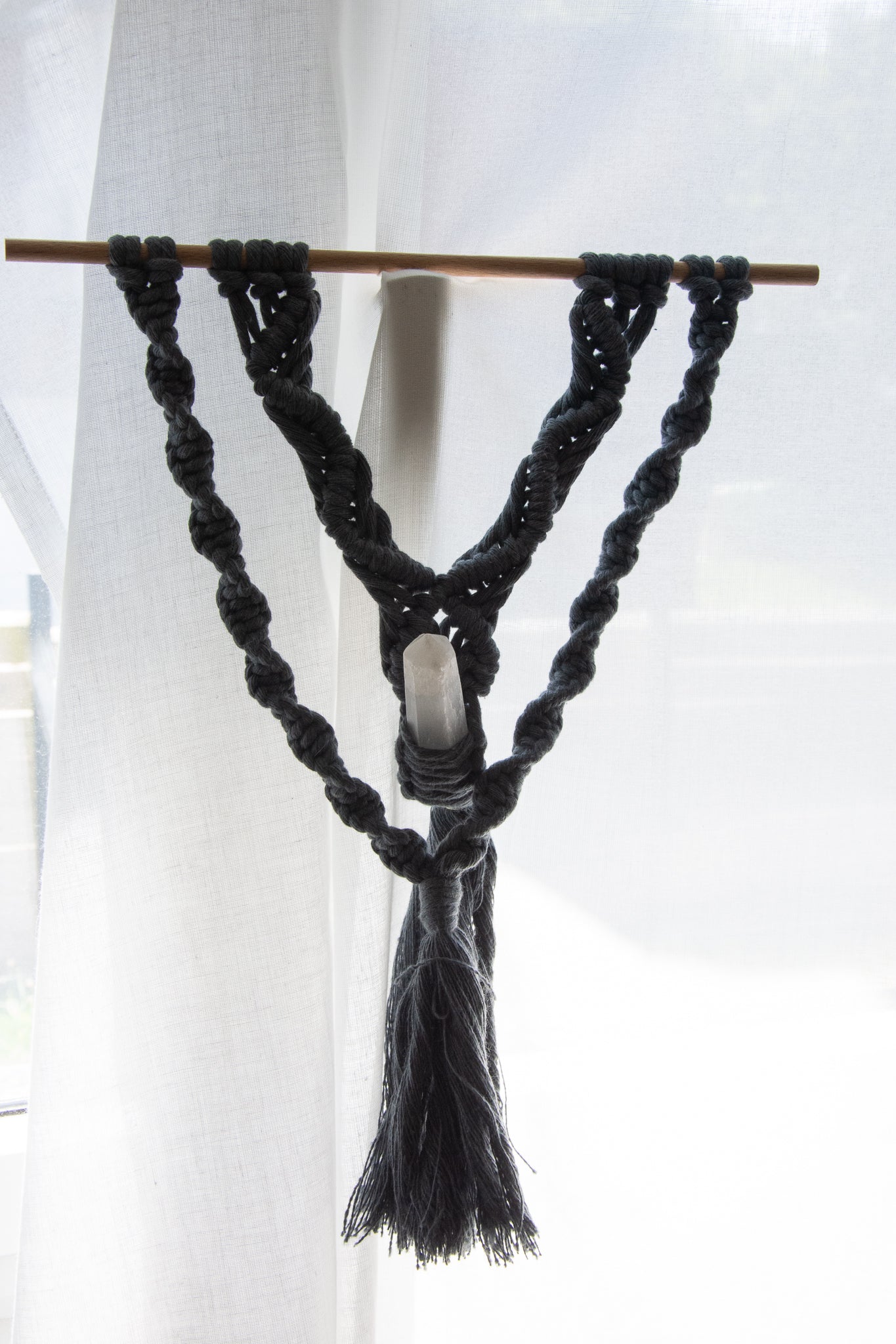 Macramé Bleu pétrole & Sélénite